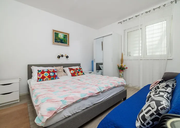 Vera Apartment